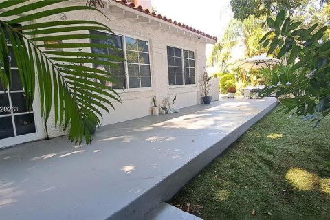 Copropriété à louer à Miami Beach, Floride: 3 chambres, 119.29 m2 № 2074446 - photo 5