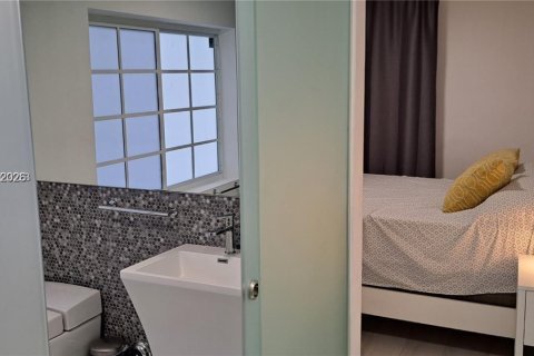 Copropriété à louer à Miami Beach, Floride: 3 chambres, 119.29 m2 № 2074446 - photo 14