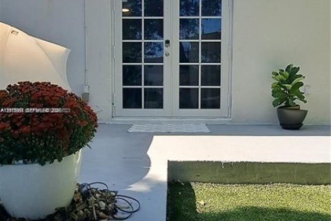 Copropriété à louer à Miami Beach, Floride: 3 chambres, 119.29 m2 № 2074446 - photo 7