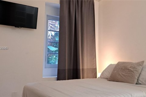 Copropriété à louer à Miami Beach, Floride: 3 chambres, 119.29 m2 № 2074446 - photo 17