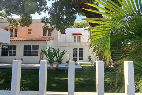 Copropriété à louer à Miami Beach, Floride: 3 chambres, 119.29 m2 № 2074446 - photo 2