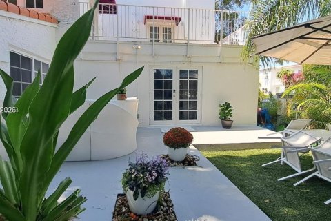 Condo à Miami Beach, Floride, 3 chambres  № 2074446
