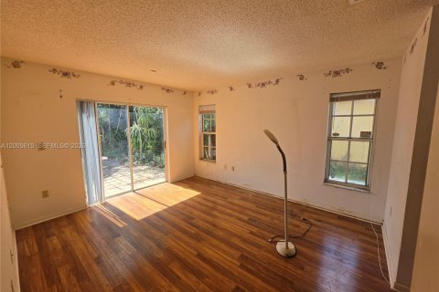 Casa en venta en Miami, Florida, 3 dormitorios, 136.47 m2 № 2245148 - foto 9