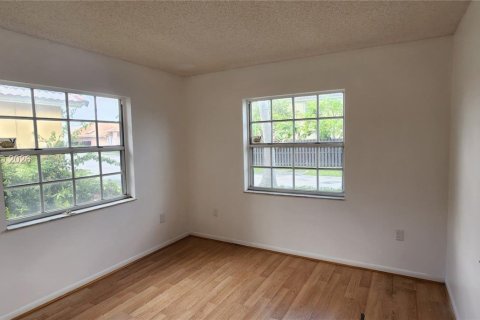 Casa en venta en Miami, Florida, 3 dormitorios, 136.47 m2 № 2245148 - foto 13
