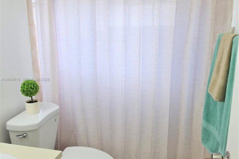 Casa en venta en Miami, Florida, 3 dormitorios, 136.47 m2 № 2245148 - foto 15