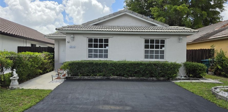 Casa en Miami, Florida 3 dormitorios, 136.47 m2 № 2245148