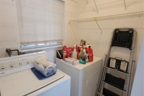 Casa en venta en Miami, Florida, 3 dormitorios, 136.47 m2 № 2245148 - foto 8