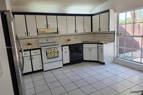 Casa en venta en Miami, Florida, 3 dormitorios, 136.47 m2 № 2245148 - foto 6