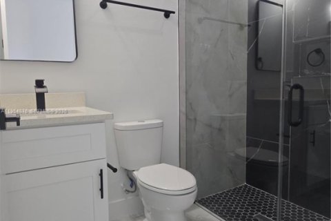 House in Lehigh Acres, Florida 3 bedrooms № 2010016 - photo 27