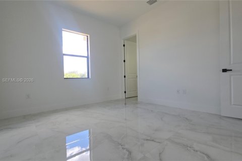 House in Lehigh Acres, Florida 3 bedrooms № 2010016 - photo 24