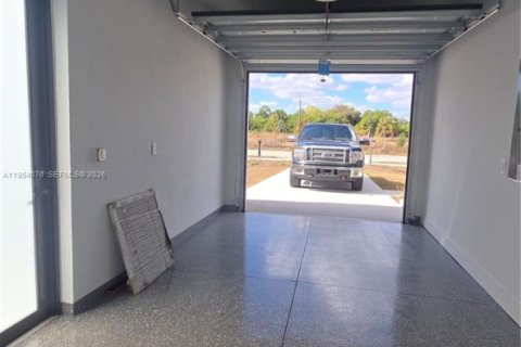 House in Lehigh Acres, Florida 3 bedrooms № 2010016 - photo 29