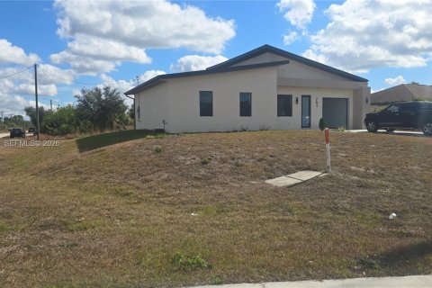 House in Lehigh Acres, Florida 3 bedrooms № 2010016 - photo 6
