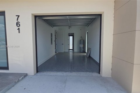 House in Lehigh Acres, Florida 3 bedrooms № 2010016 - photo 28