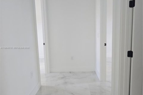 House in Lehigh Acres, Florida 3 bedrooms № 2010016 - photo 16