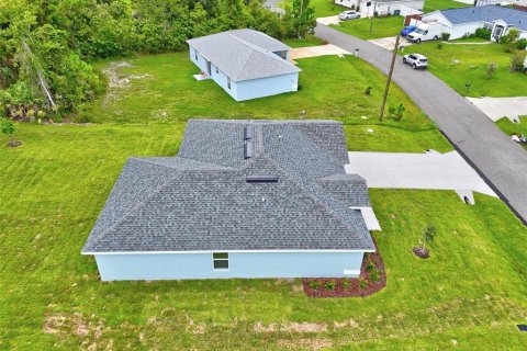 House in Palm Coast, Florida 4 bedrooms, 140.19 sq.m. № 1767464 - photo 14