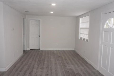 Casa en alquiler en Clearwater, Florida, 2 dormitorios, 92.9 m2 № 1717084 - foto 2