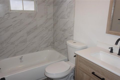 Casa en alquiler en Clearwater, Florida, 2 dormitorios, 92.9 m2 № 1717084 - foto 9