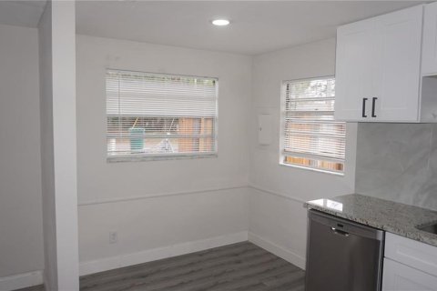 Casa en alquiler en Clearwater, Florida, 2 dormitorios, 92.9 m2 № 1717084 - foto 4