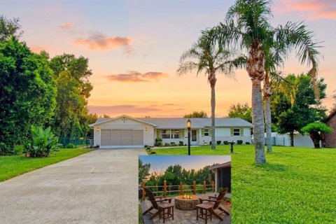 House in Deltona, Florida 2 bedrooms, 121.89 sq.m. № 2289826