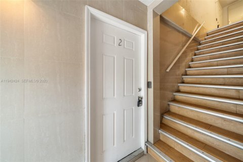 Appartement à louer à Miami, Floride: 2 chambres, 92.9 m2 № 2000071 - photo 9