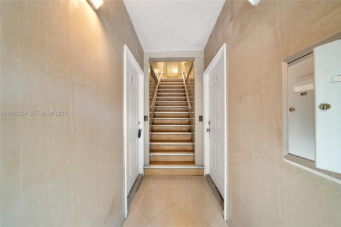 Appartement à louer à Miami, Floride: 2 chambres, 92.9 m2 № 2000071 - photo 10