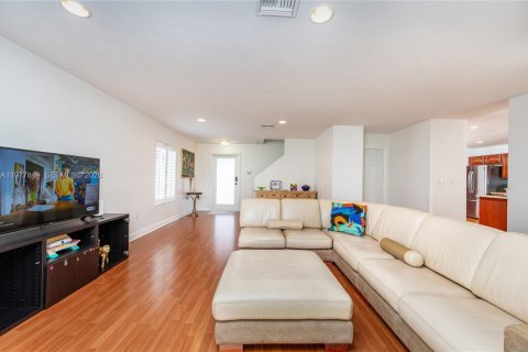 Villa ou maison à vendre à Miramar, Floride: 4 chambres, 195.19 m2 № 2078955 - photo 4