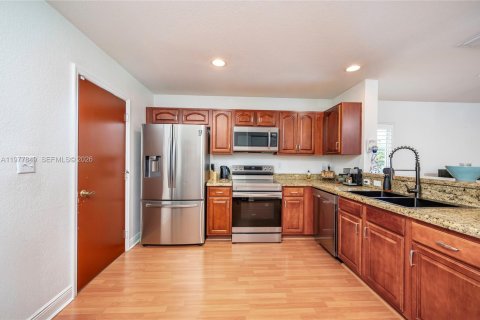 Villa ou maison à vendre à Miramar, Floride: 4 chambres, 195.19 m2 № 2078955 - photo 9