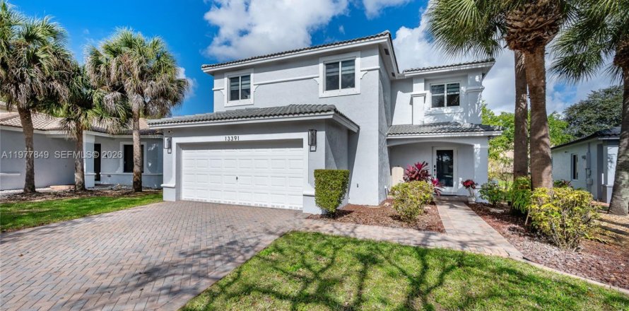 Villa ou maison à Miramar, Floride 4 chambres, 195.19 m2 № 2078955