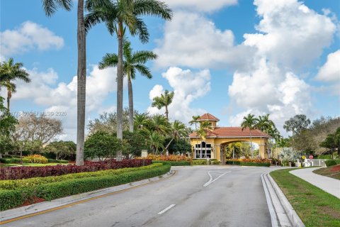 Villa ou maison à vendre à Miramar, Floride: 4 chambres, 195.19 m2 № 2078955 - photo 3
