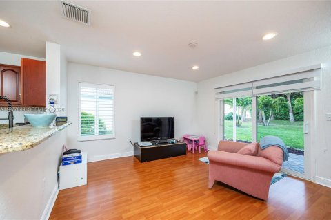 Villa ou maison à vendre à Miramar, Floride: 4 chambres, 195.19 m2 № 2078955 - photo 8