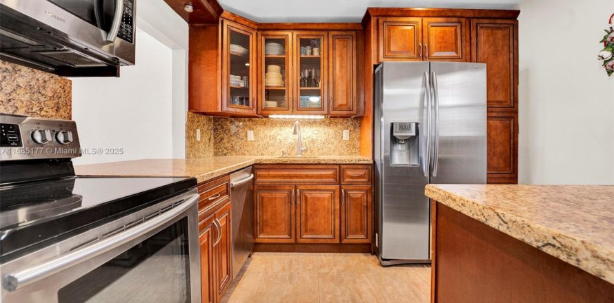 Condominio en Hallandale Beach, Florida, 1 dormitorio № 2018840