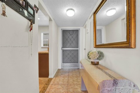 Condominio en venta en Hallandale Beach, Florida, 1 dormitorio, 71.53 m2 № 2018840 - foto 12