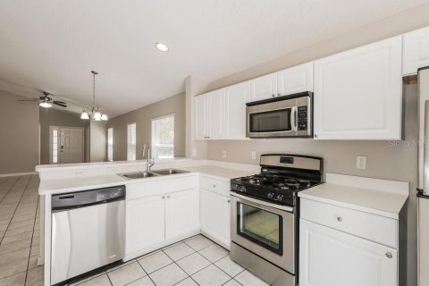 Villa ou maison à louer à Valrico, Floride: 3 chambres, 118.17 m2 № 2100588 - photo 9