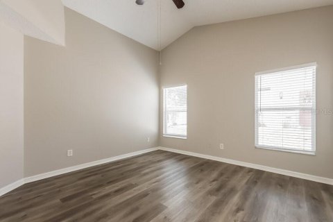Villa ou maison à louer à Valrico, Floride: 3 chambres, 118.17 m2 № 2100588 - photo 10