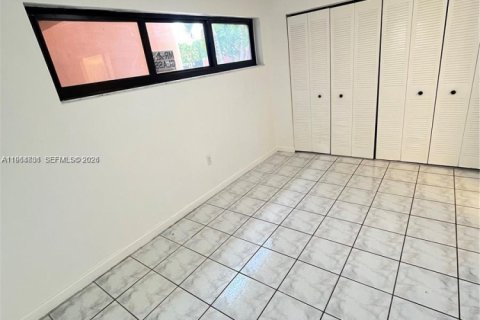Apartamento en alquiler en Hialeah, Florida, 2 dormitorios, 80.45 m2 № 2027831 - foto 7