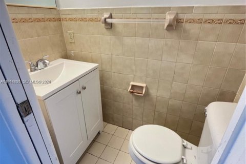 Apartamento en alquiler en Hialeah, Florida, 2 dormitorios, 80.45 m2 № 2027831 - foto 11