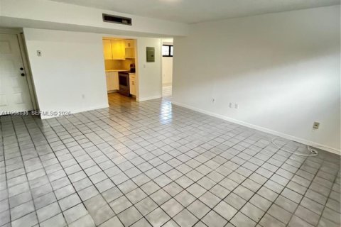 Apartamento en alquiler en Hialeah, Florida, 2 dormitorios, 80.45 m2 № 2027831 - foto 3