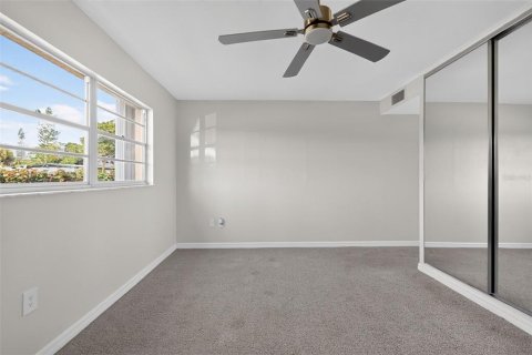 House in Melbourne, Florida 3 bedrooms, 105.54 sq.m. № 2210000 - photo 8