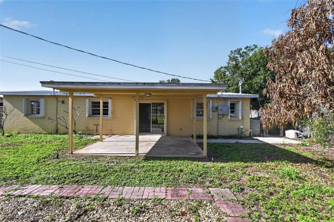 House in Melbourne, Florida 3 bedrooms, 105.54 sq.m. № 2210000 - photo 12