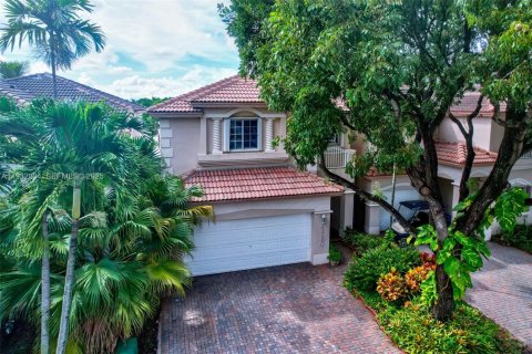 Touwnhouse à louer à Doral, Floride: 4 chambres, 195.56 m2 № 1991663 - photo 1