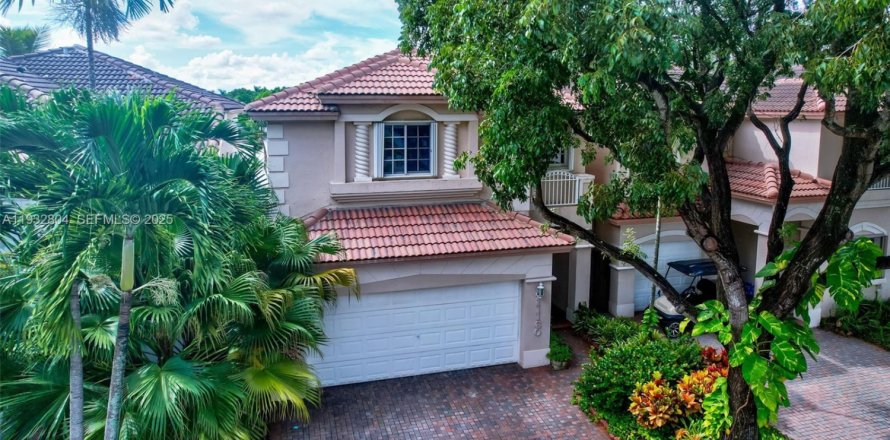 Touwnhouse à Doral, Floride 4 chambres, 195.56 m2 № 1991663