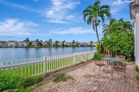 Touwnhouse à louer à Doral, Floride: 4 chambres, 195.56 m2 № 1991663 - photo 30