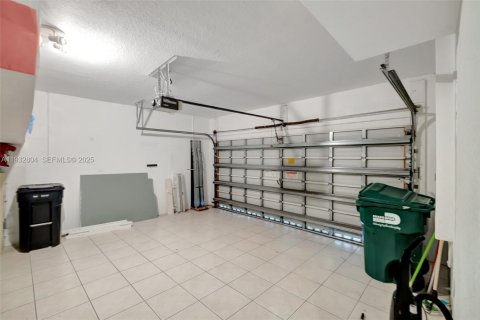 Touwnhouse à louer à Doral, Floride: 4 chambres, 195.56 m2 № 1991663 - photo 24