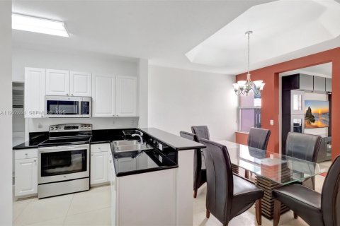 Touwnhouse à louer à Doral, Floride: 4 chambres, 195.56 m2 № 1991663 - photo 20