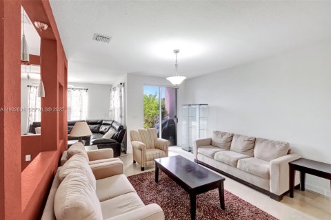 Touwnhouse à louer à Doral, Floride: 4 chambres, 195.56 m2 № 1991663 - photo 19