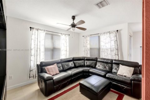 Touwnhouse à louer à Doral, Floride: 4 chambres, 195.56 m2 № 1991663 - photo 27