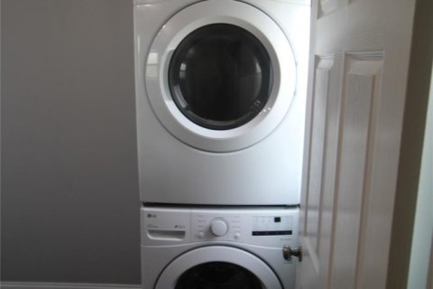 Casa en alquiler en Delray Beach, Florida, 1 dormitorio, 88.26 m2 № 1175017 - foto 1