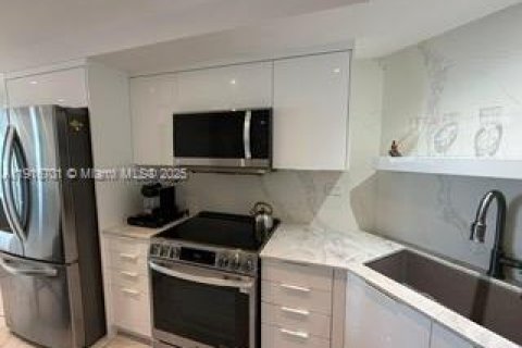 Copropriété à louer à Hollywood, Floride: 2 chambres, 118.54 m2 № 1972003 - photo 8