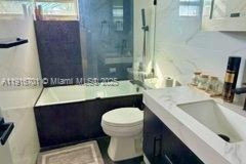 Copropriété à louer à Hollywood, Floride: 2 chambres, 118.54 m2 № 1972003 - photo 12