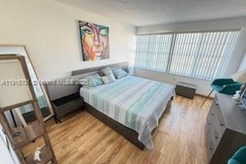 Copropriété à louer à Hollywood, Floride: 2 chambres, 118.54 m2 № 1972003 - photo 15